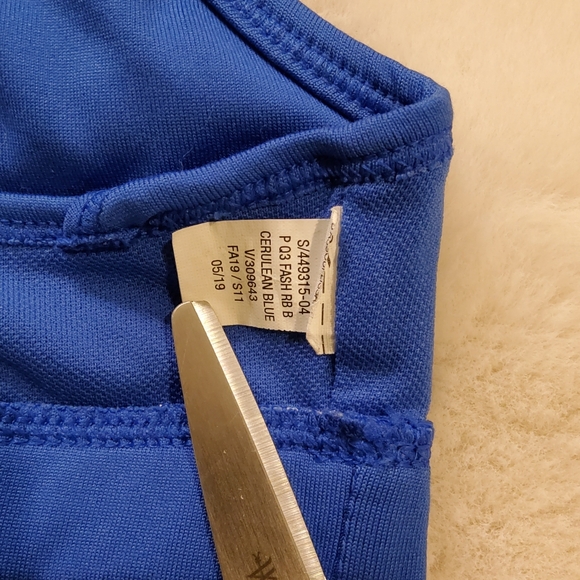 Old Navy Active Sports Bra Girls Medium 8 Go-Dry Mesh Racerback Cerulean Blue - Picture 11 of 11